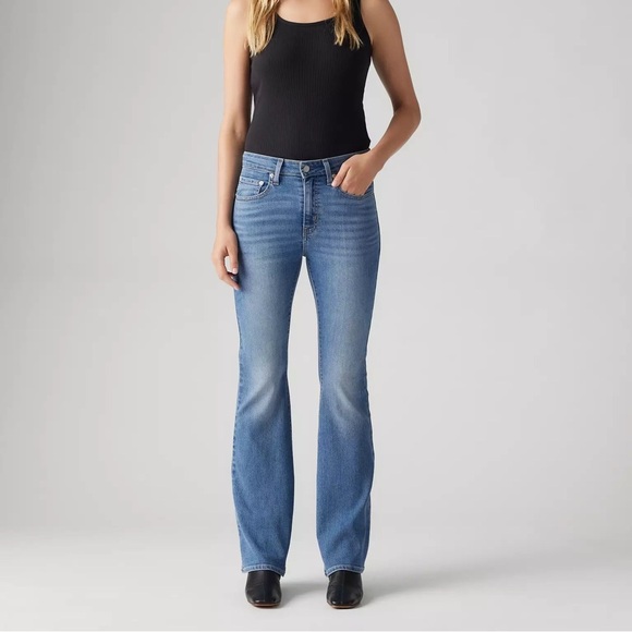 Levi’s 726 HIGH RISE FLARE WOMEN'S JEANS - Picture 6 of 9